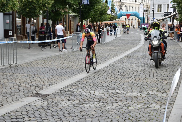 南京室内田径世锦赛中国队一银一铜收官，多个项目取得突破.